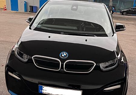 BMW i3 gebraucht kaufen BMW i3s (120 Ah), 135kW s - schwarz mit Ledersitzen