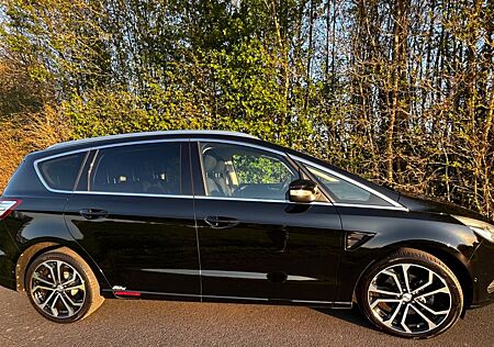 Ford S-Max 2,0 TDCi 110kW Titanium AHK 7 Sitzer