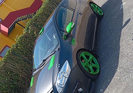 Toyota Auris 1,6-l-Valvematic mit Design-Paket Desi...