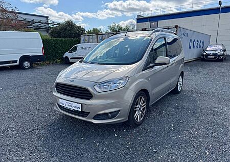 Ford Tourneo Courier 1.0 EcoBoost Titanium