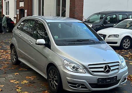 Mercedes-Benz B 180 CDI°°AUTOMATIK°°LEDER°°PDC°°TEMPO°°