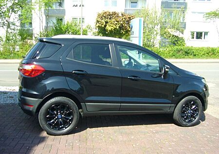 Ford EcoSport Titanium Black Edition