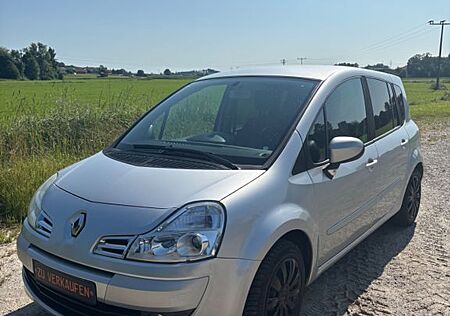 Renault Grand Modus 8-Fach bereift & Fahrradträger