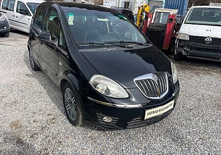 Lancia Musa 1.4 Platinum/ Klimtronik/ Alus/ Nur 125 TKM