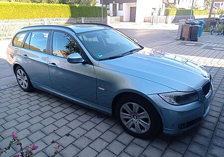 BMW 318i Touring -