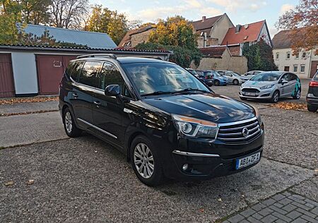 SsangYong Rodius 2.0 e-XDi 200 Quartz 2WD Quartz