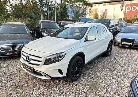 Mercedes-Benz GLA 250 4MATIC DCT Urban Leder Kamera H&K Sitzh.