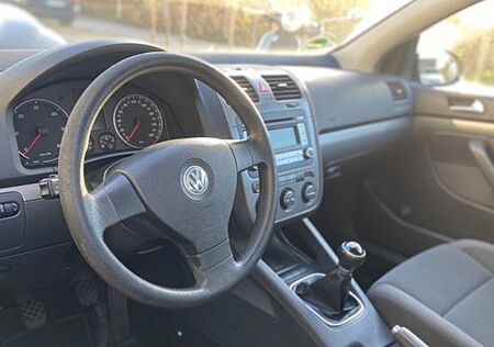 VW Golf Volkswagen 2.0 SDI - Viele neue Teile