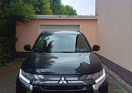 Mitsubishi Outlander 2.0 Spirit 4WD CVT...