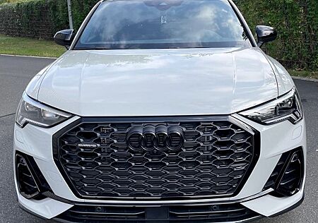 Audi Q3 Sportback 40 TFSI quattro S line, fast VOLL