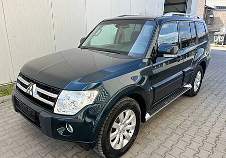 Mitsubishi Pajero 3.2 DI-D Instyle.Navi.SHZ.AHK.7 Sitzer