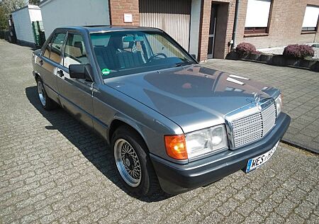 Mercedes-Benz 190 190E