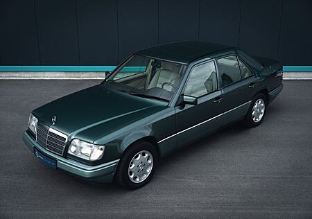 Mercedes-Benz E 320