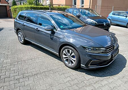 VW Passat Variant Volkswagen GTE