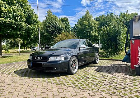 Audi A4 1.8 - tüv neu
