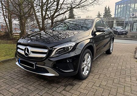 Mercedes-Benz GLA 180 -