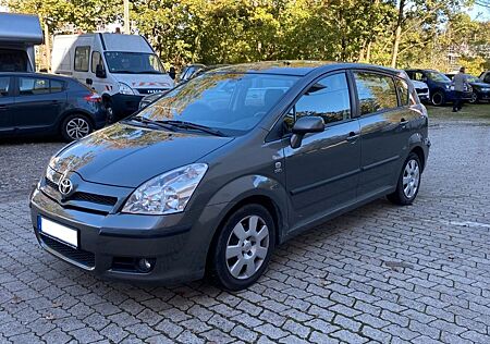 Toyota Corolla Verso 2.0 D-4D Executive 7 Sitze