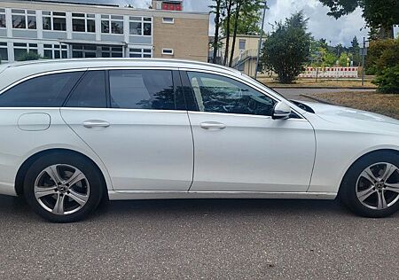 Mercedes-Benz 220