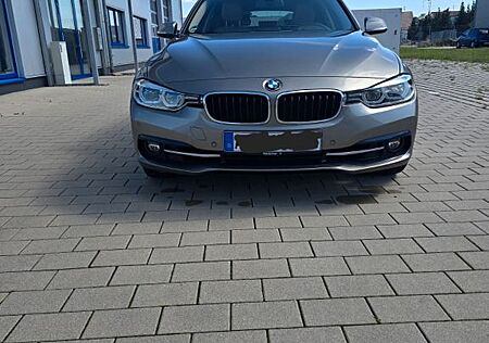 BMW 330i xDrive Touring Sport Line Automatic Spo...