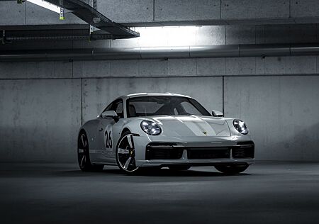 Porsche 992 911 Sport Classic Burmester wenig KM