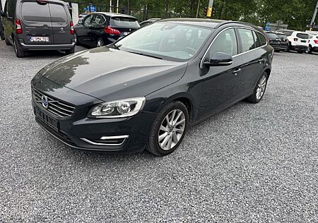 Volvo V60 Summum/Leder/Klima/Cam/Si-Hz/Ahk/2xPdc/Cruis