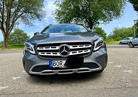 Mercedes-Benz GLA 180 -Urban LED*Temp*SHZ*Cam