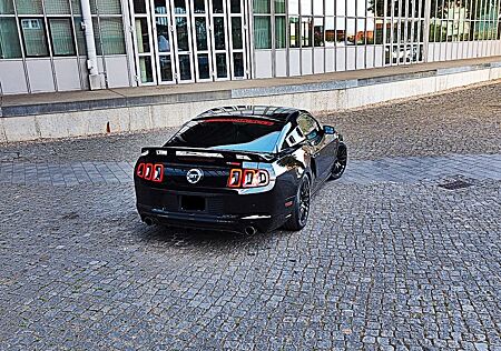 Ford Mustang GT 2014 V8 5.0 USA Carbon