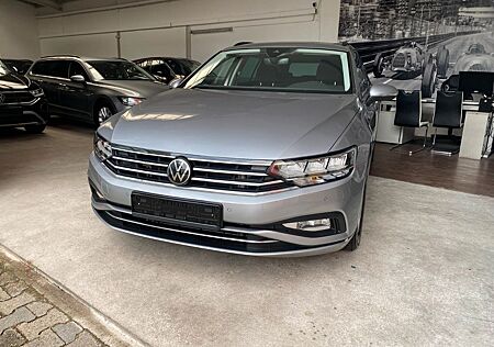 VW Passat Variant Volkswagen Business/AHK/Navi/ACC/Automatik