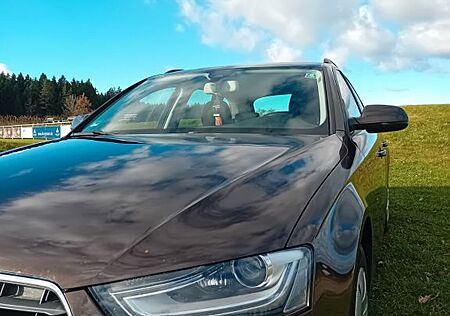 Audi A4 Diesel 177PS AHK Pano Tüv 09/26