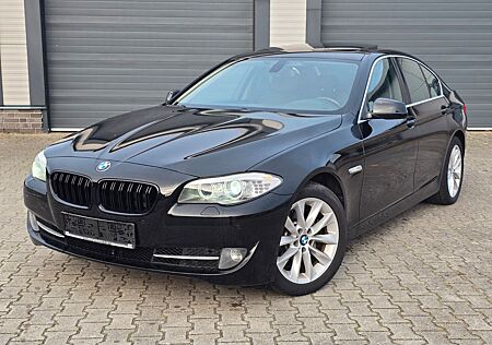 BMW 528i Leder Navigation Schiebedach Automatik