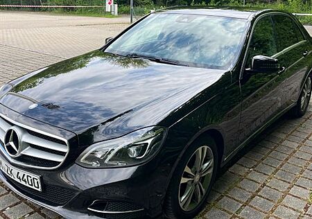 Mercedes-Benz E 200 AVANTGARDE Lim. CGI Blue Efficiency Navi