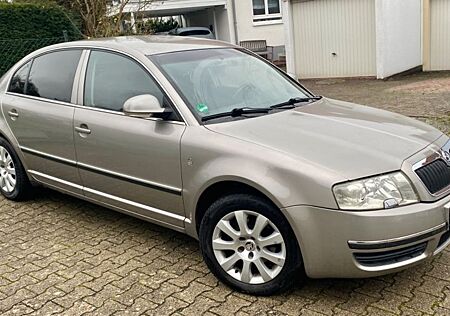 Skoda Superb 2.0 TDI PD DPF Comfort Comfort tüv Neue