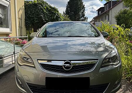 Opel Astra J 1.6 Innovation Automatik Top gepflegt
