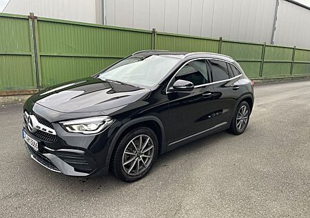 Mercedes-Benz GLA 250 4MATIC .AMG .DCT -