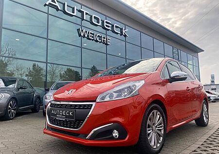 Peugeot 208 1.2 12V Allure PANO KAMERA NAVI SHZ GJR