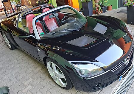 Opel Speedster 2.2 -