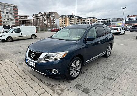 Nissan Pathfinder 3.5 V6 Benzin