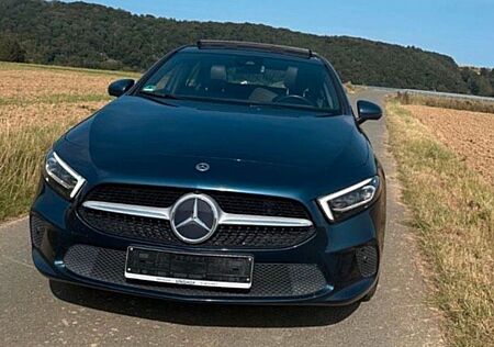 Mercedes-Benz A 220 d DCT -