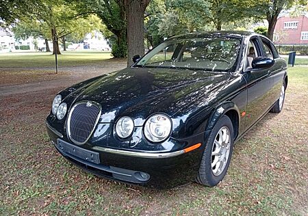 Jaguar S-Type 2.5 L V6 - met. Schw. Leder creme