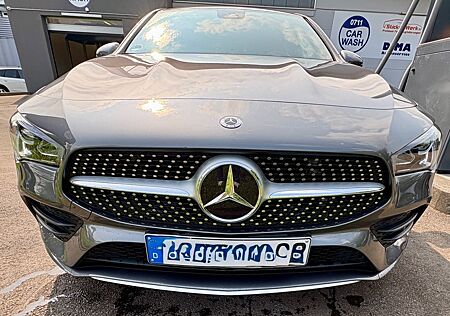 Mercedes-Benz CLA 200 Shooting Brake -