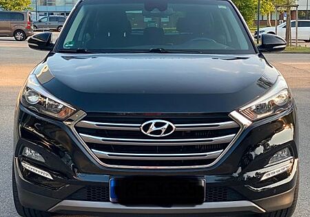 Hyundai Tucson 2.0 CRDi Style - TÜV + Bremsen vorne NEU