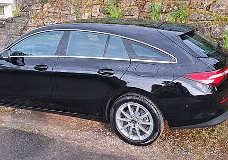 Mercedes-Benz CLA 180 Shooting Brake -