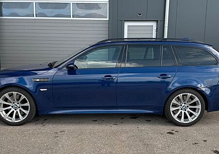 BMW M5 Touring V10 / Scheckheftgepf. 1/27 Weltweit