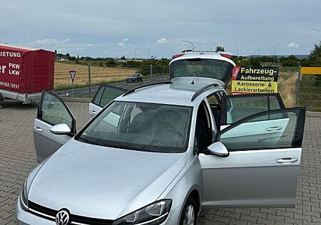 VW Golf Volkswagen 2.0 TDI SCR DSG UNITED Variant UNITED