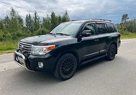 Toyota Land Cruiser LC200 V8 4.5