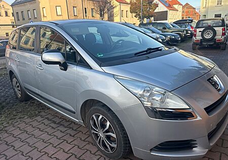 Peugeot 5008 1.6 Premium 120 VTi, 7Sitzer