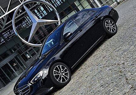 Mercedes-Benz E 220 d Autom. - Night Paket, usw.