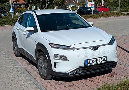 Hyundai Kona Elektro ELEKTRO 100kW - 300 km Reichweite