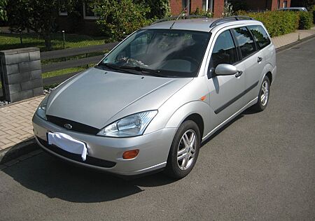 Ford Focus Familien-Kombi, AHK, KLIMA, TÜV 10/26, Preis VB