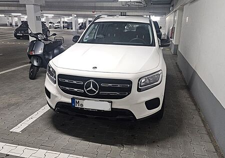 Mercedes-Benz GLB 180 Unfallfrei, Mercedes-Service,TUV 07/2027